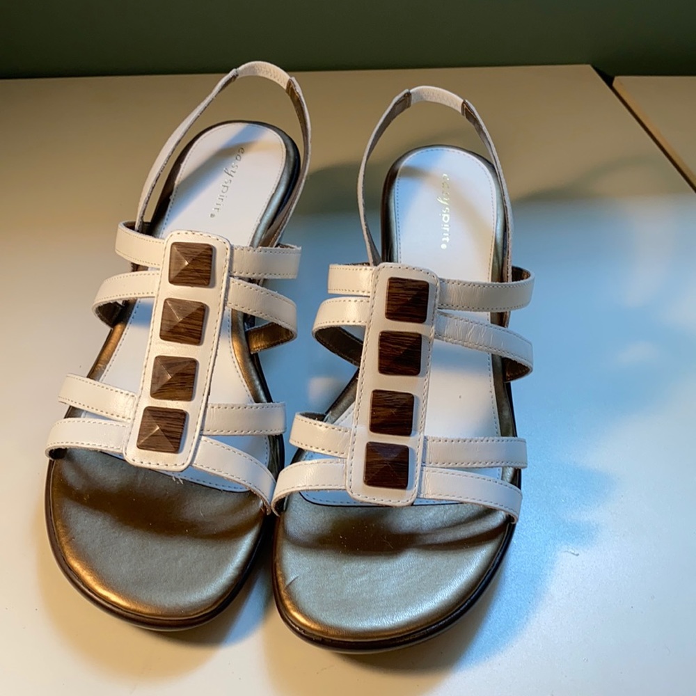 Easy spirit white sandals size 9